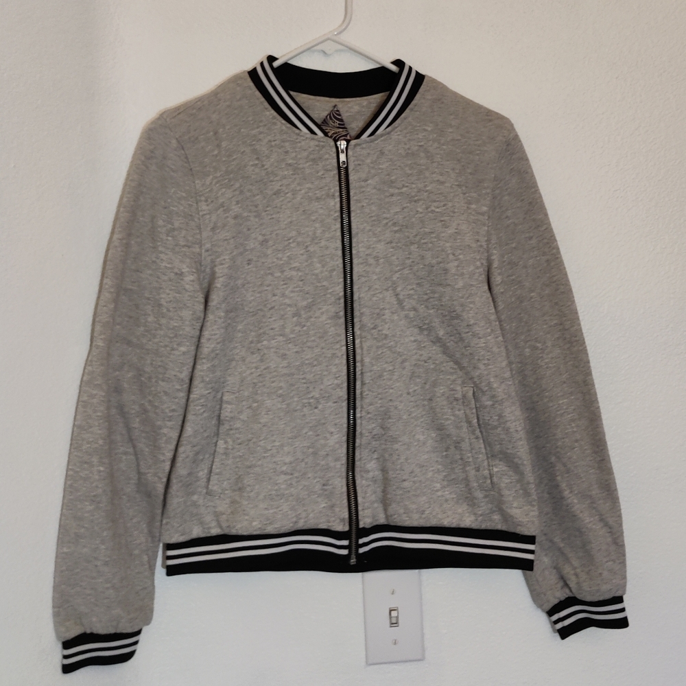 Signature 8 Sweater